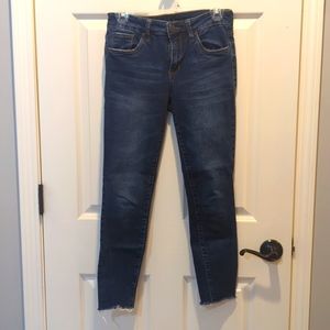 Slightly cropped stretchy jeans, size 26,